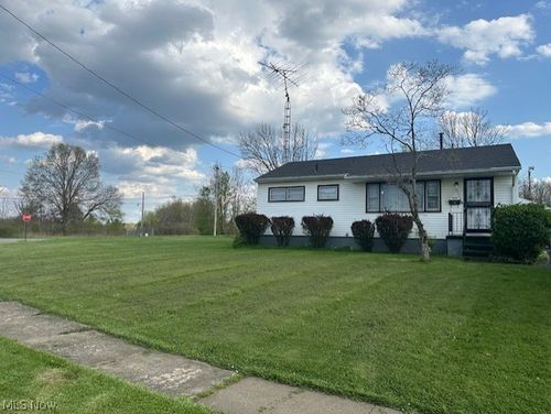 1171 Doris Dr, Hubbard, OH, 44425-1215 | Card Image