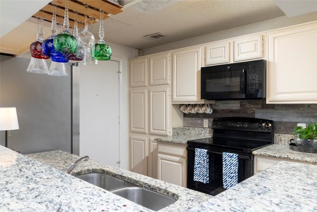 APT-502 - 5619 Preston Oaks Rd, Condo with 2 bedrooms, 2 bathrooms and null parking in Dallas TX | Image 11