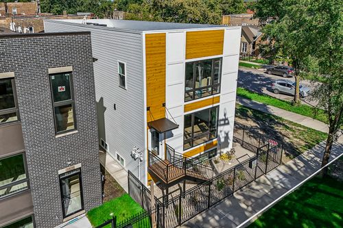 3804 W Ohio St, CHICAGO, IL, 60624-1135 | Card Image