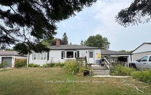 studio-16 Almond Avenue, Whitby, ON, L1P1K5 | Card Image