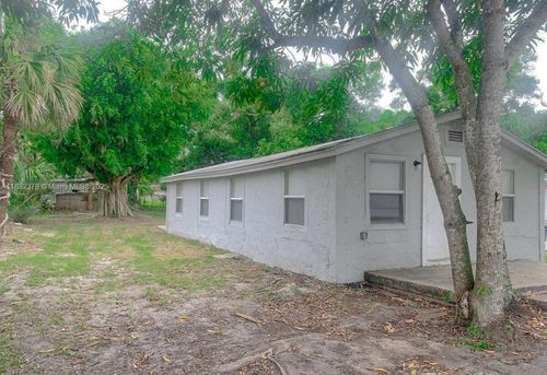 309 N 17th St, Fort Pierce, FL, 34950-3803 | Card Image