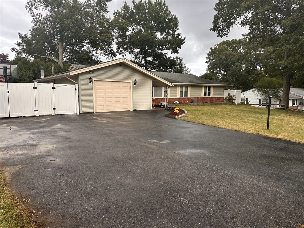 Temi Rd, Brockton, MA 02302