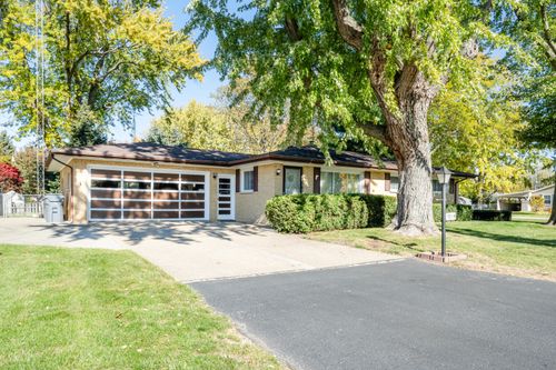 2781 N Trail Ln, Saint Joseph, MI, 49085-3256 | Card Image