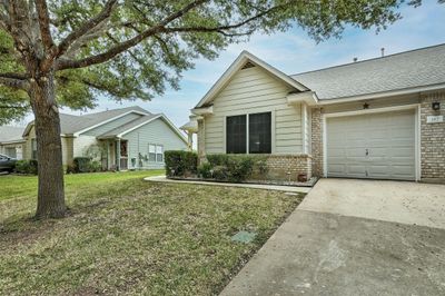 162 Prairie Springs Loop, Townhouse with 3 bedrooms, 2 bathrooms and 2 parking in Georgetown TX | Image 3