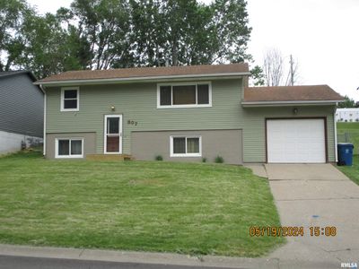 807 N 5 Th Street, House other with 3 bedrooms, 2 bathrooms and null parking in Le Claire IA | Image 1