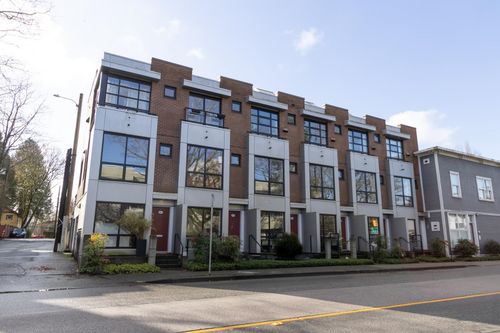 682 W 16th Avenue, Vancouver, BC, V5Z1S6 | Card Image