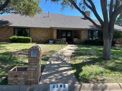 3202 Clearview Dr, Home with 3 bedrooms, 2 bathrooms and 2 parking in San Angelo TX | Image 3