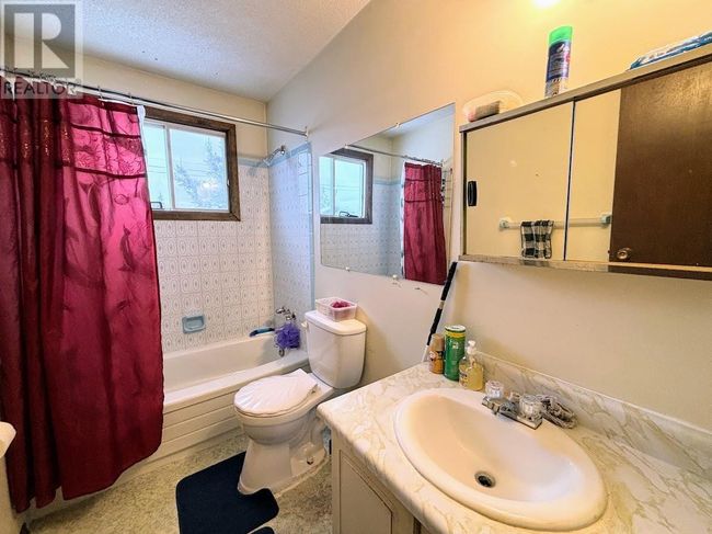 28 Otter Ave, Home with 5 bedrooms, 2 bathrooms and null parking in Manitouwadge ON | Image 15