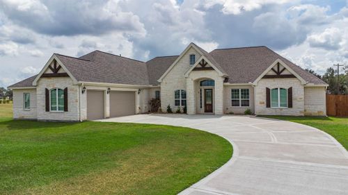 305 Champions Ct, El Campo, TX, 77437-1569 | Card Image