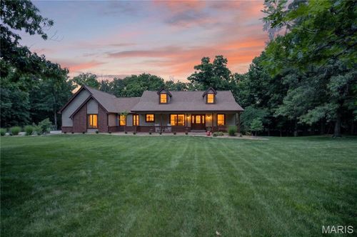 3879 Ridgefield Farms Dr, Defiance, MO, 63341-2012 | Card Image