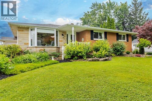 424 Gregory Dr E, Chatham, ON, N7M5J7 | Card Image