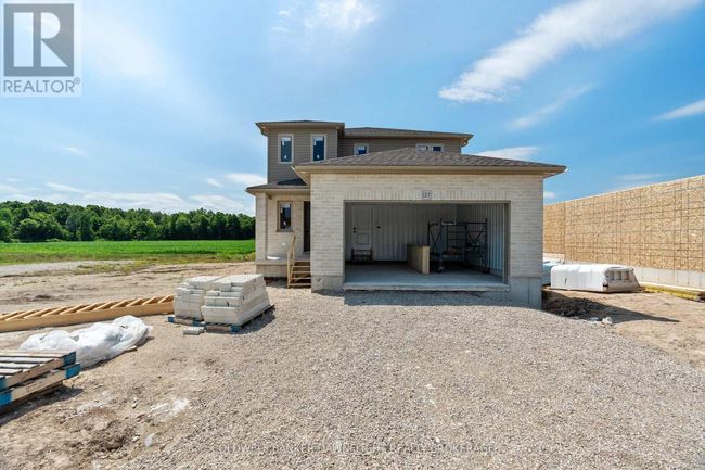 127 Victoria Ave E, House other with 3 bedrooms, 3 bathrooms and 6 parking in Huron ON | Image 4