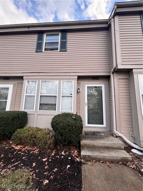 20d-7882 Barkwood Dr, Worthington, OH, 43085-4894 | Card Image