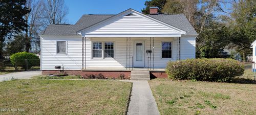 125 Richlands Ave, Jacksonville, NC, 28540-6518 | Card Image