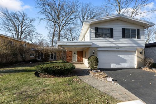 9010 Pottawattami Dr, Skokie, IL, 60076-1910 | Card Image