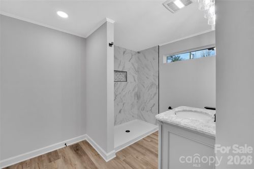 915 Crestmere St, Charlotte, NC, 28208-2811 | Card Image