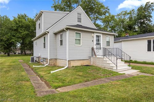 7723 W River Rd S, Elyria, OH, 44035-6935 | Card Image