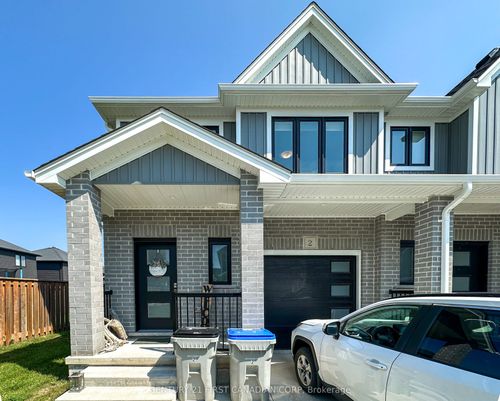2-17 Nicholson St, Lucan, ON, N0M2J0 | Card Image