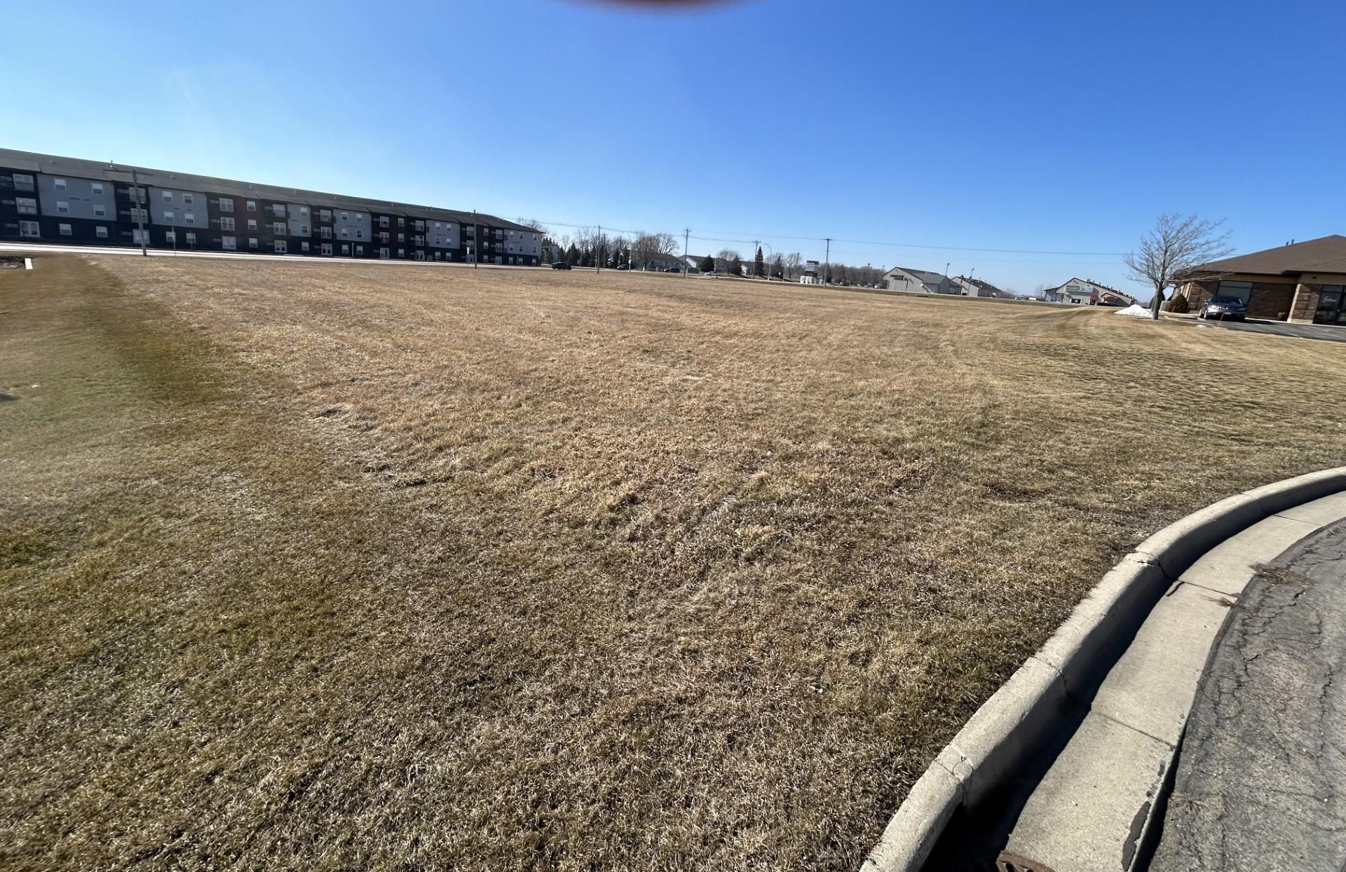 Land in Owatonna