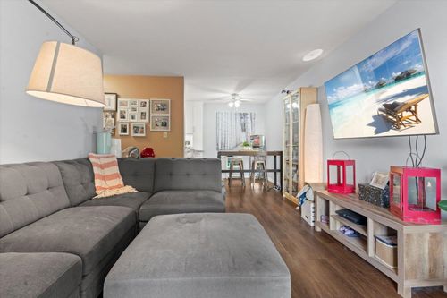 103-2567 Victoria St, Abbotsford, BC, V2T2T4 | Card Image