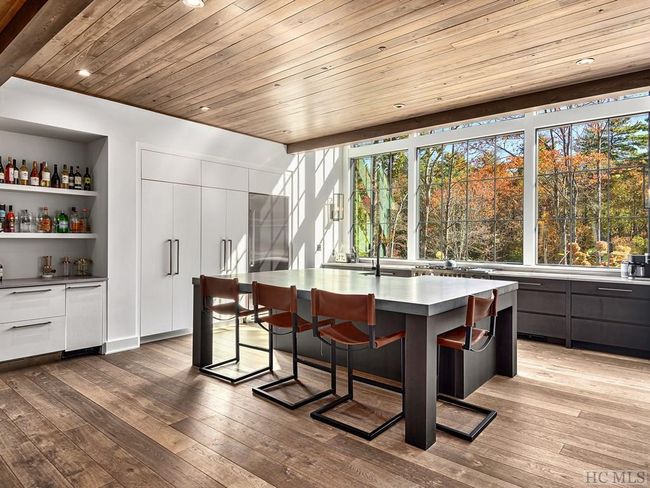 340 Mills Creek Trce, House other with 4 bedrooms, 5 bathrooms and null parking in Lake Toxaway NC | Image 9