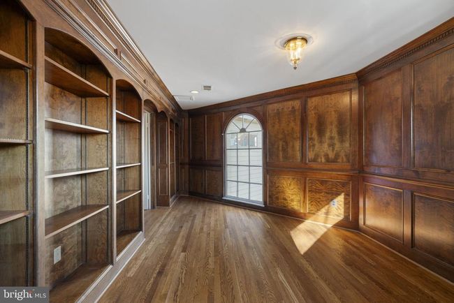 1537 Cedar Ave, Townhouse with 4 bedrooms, 5 bathrooms and null parking in MCLEAN VA | Image 32
