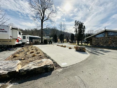 98 State Highway 73, Townsend, TN, 37882 | Card Image