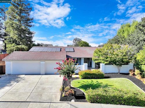 632 Mt Duncan Dr, Clayton, CA, 94517-1652 | Card Image