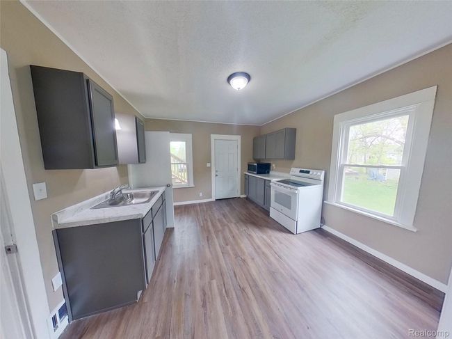 Kitchen | Image 21