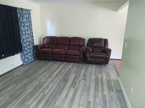 41 Woodbrook Drive, Brookhaven, NY, 11691 | Card Image