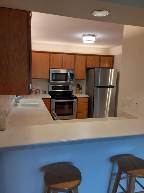 8-3620 E Barbara Court, Oak Creek, WI, 53154 | Card Image