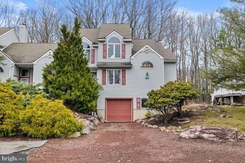 81 Laurelwoods Dr, LAKE HARMONY, PA, 18624-2130 | Card Image