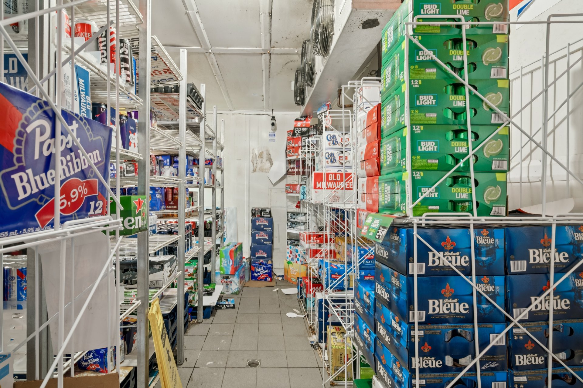Commercial Sale in Saint-Eustache 5