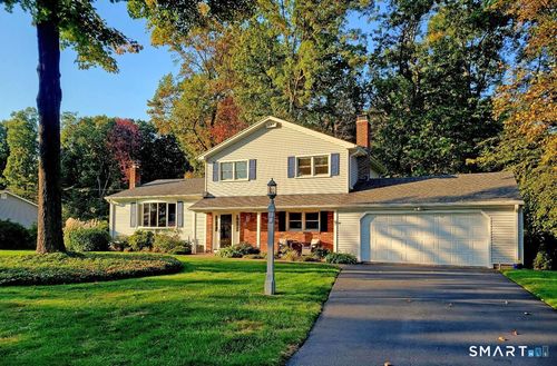 7 Old Forge Rd, North Haven, CT, 06473-2826 | Card Image