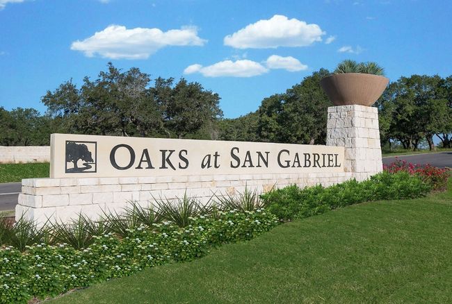 Community sign with a yard | Image 19