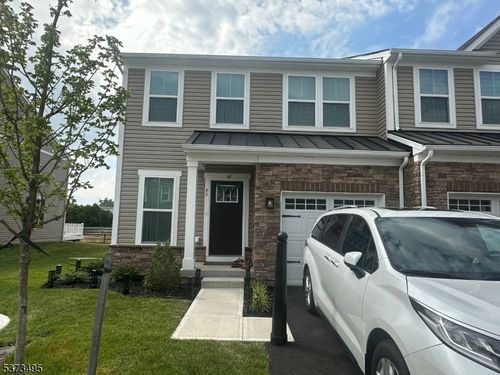 40 Owen Ct, Somerset, NJ, 08873-1572 | Card Image