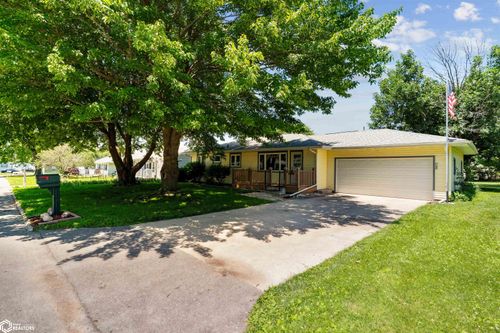 105 E Kennedy St, New London, IA, 52645-1733 | Card Image