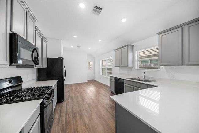 18415 Running Shadow Ct, House other with 4 bedrooms, 2 bathrooms and 2 parking in Hockley TX | Image 9