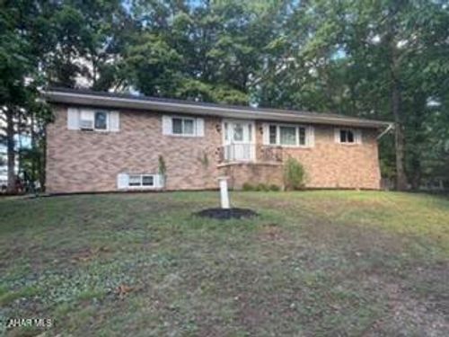 622 Davis Rd, Altoona, PA, 16601-7226 | Card Image