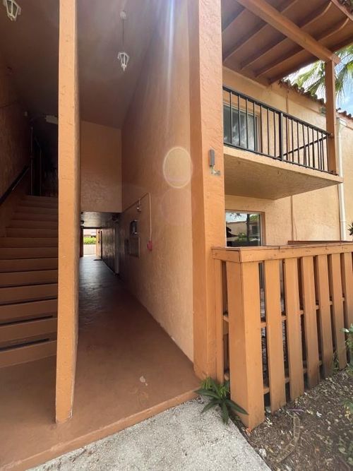 apt-l19-7110 Fairway Dr, Miami Lakes, FL, 33014-6922 | Card Image