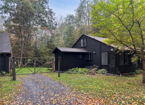 11 Ideal Park Rd, Willow, NY, 12495-5309 | Card Image