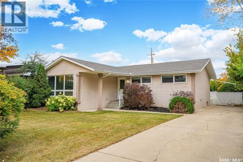 2703 Jarvis Dr, Saskatoon, SK, S7J2V2 | Card Image