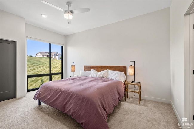 APT-201 - 3010 Fieldhouse Cir, Condo with 2 bedrooms, 2 bathrooms and null parking in Manhattan KS | Image 8
