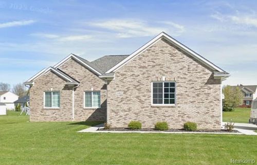 1462 Woodlake Ln, Grand Blanc, MI, 48439-7278 | Card Image