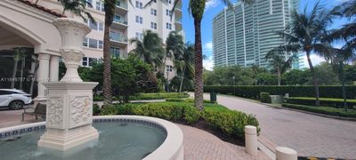 308 - 19900 E Country Club Dr, Condo with 2 bedrooms, 2 bathrooms and null parking in Aventura FL | Image 2