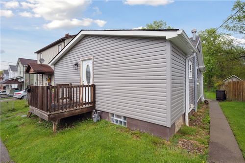 1513 Caroline St, Natrona Heights, PA, 15065-1620 | Card Image