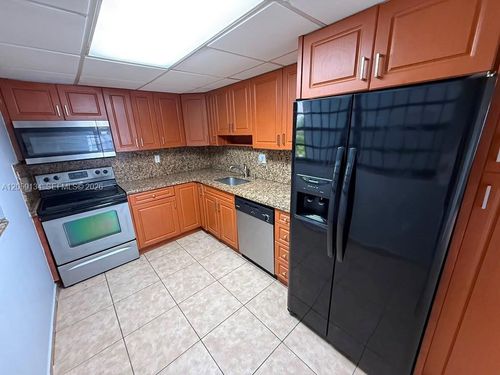 111-1325 W 68th St, Hialeah, FL, 33014-4574 | Card Image