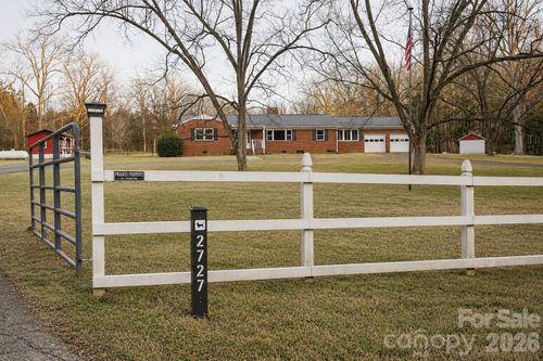 2727 N Moore Rd, Robbins, NC, 27325-7303 | Card Image