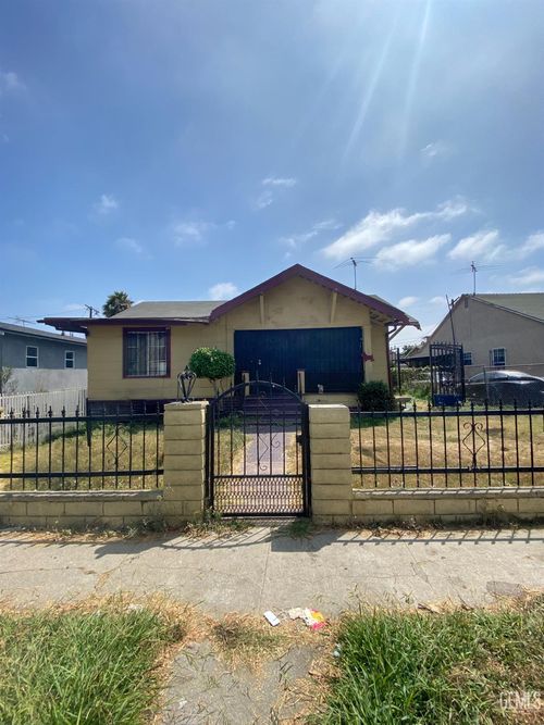 142 W 85th St, Los Angeles, CA, 90003-3331 | Card Image