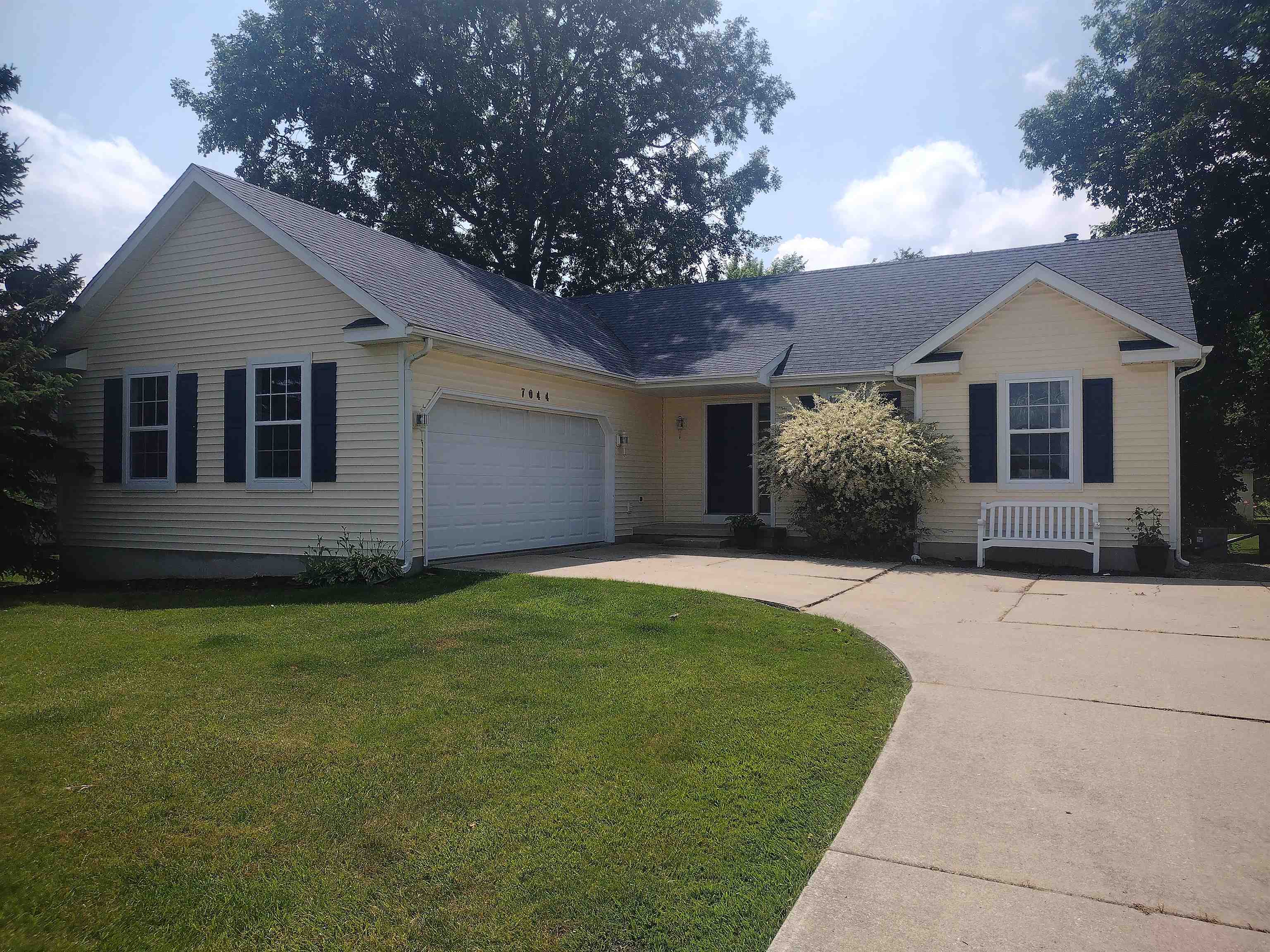 Glen Oak Dr, Grand Blanc, MI 48439